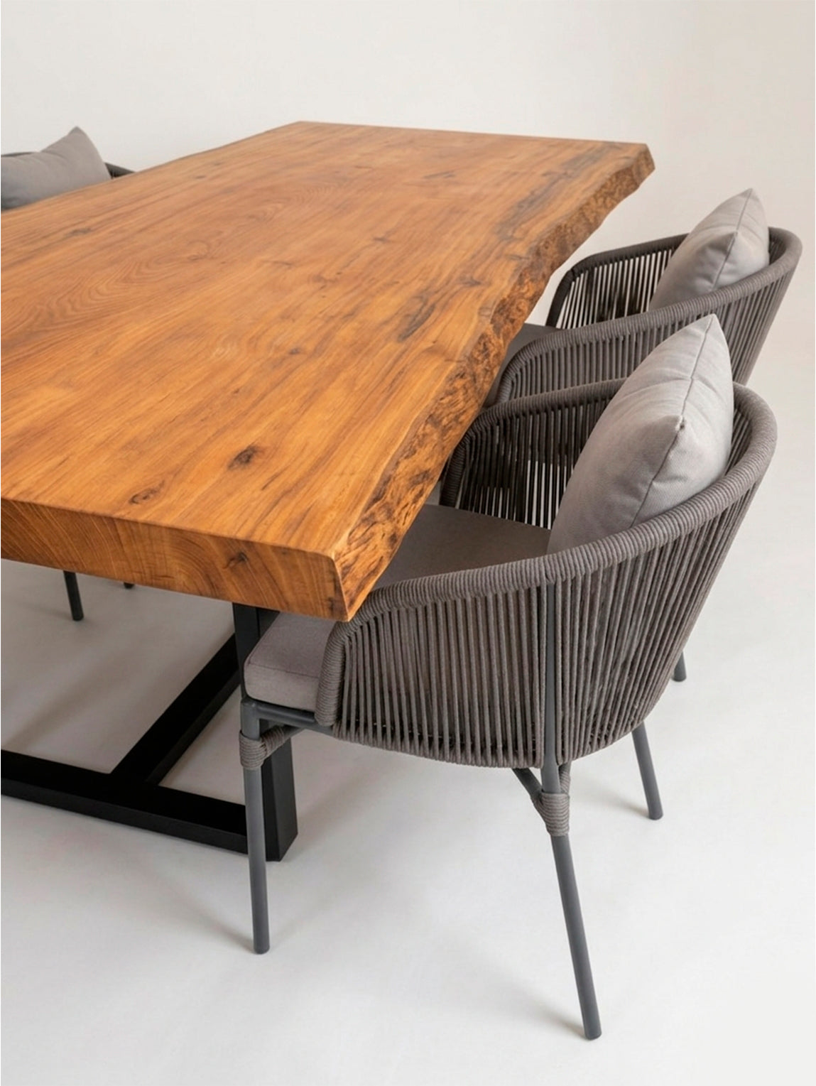 Conjunto Mesa Pranchão em Peroba Rosa + 8 Poltronas em Corda Náutica (Promoção)